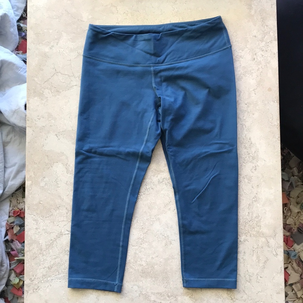 EUC Lululemon Wunder Under Crop II *full on luon